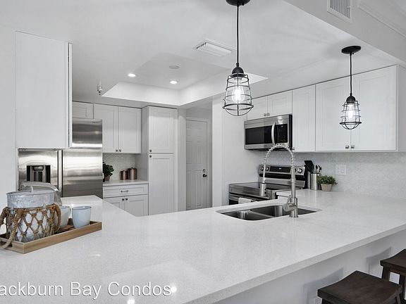 4th image of 2090 S Tamiami Trl APT 204