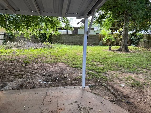 3rd image of 1624 Patricia Dr