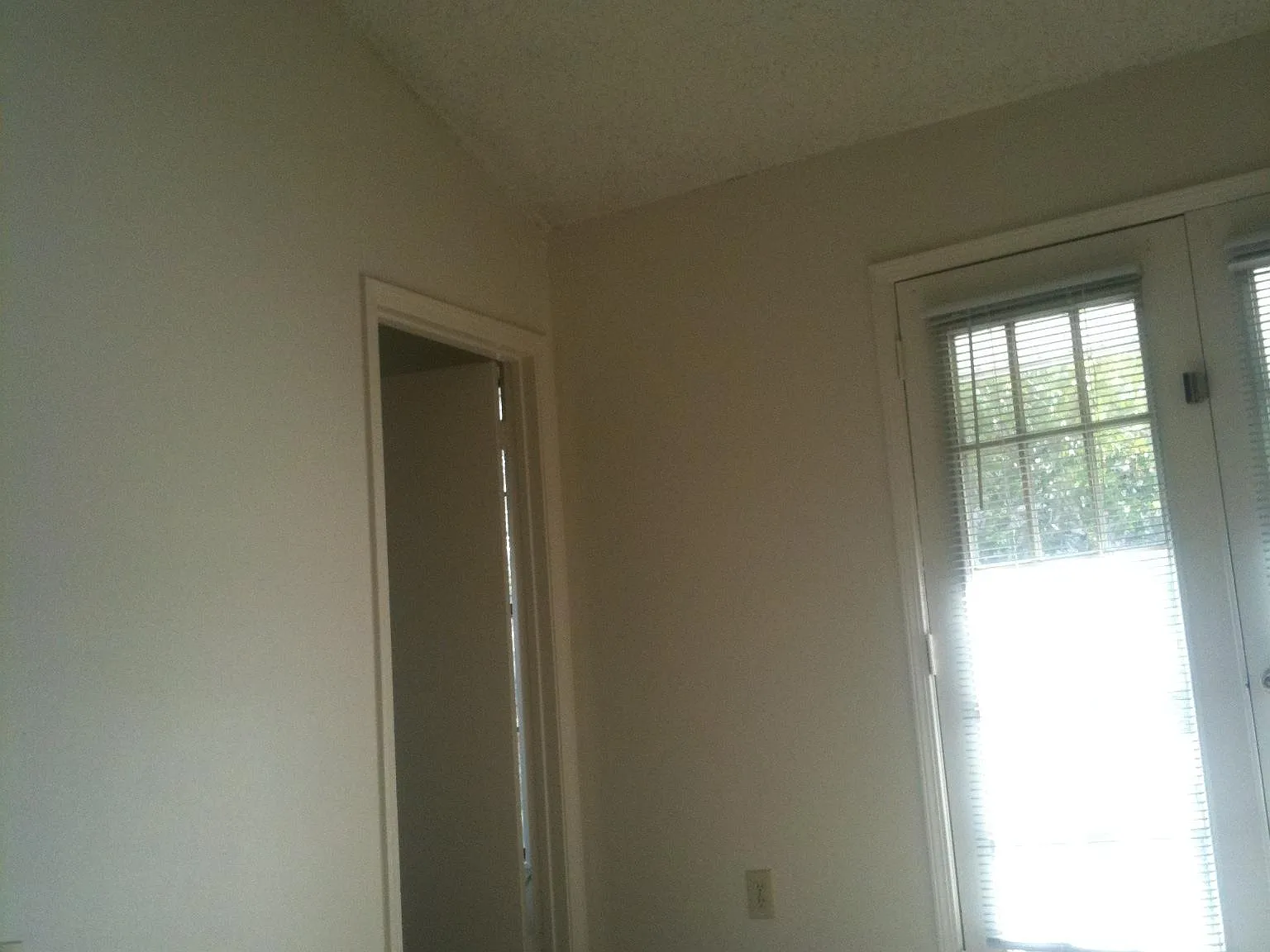 2 bed, 2.5 bath, 1102 sqft, $920 — Photo 3