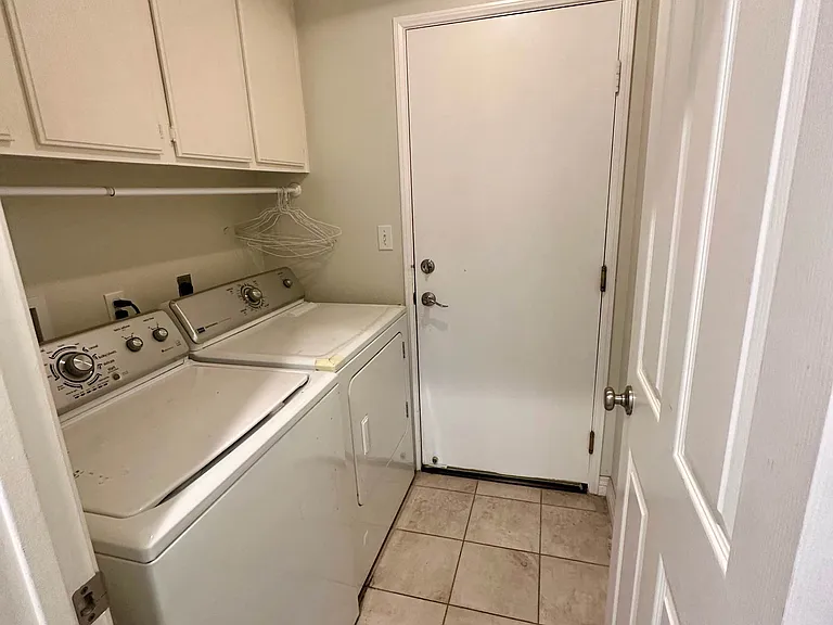 240 Sierra Madre Way — Photo 24