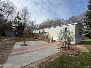 7037 Snappy Ln, Bismarck, ND 58504