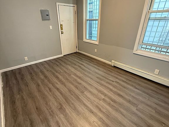 3rd image of 106 Sunset Ave #112