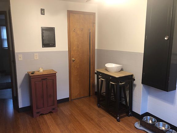 3rd image of 801 Milton Ave Floor 2