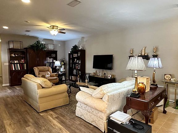 4th image of 1705 SW Paloma Ct