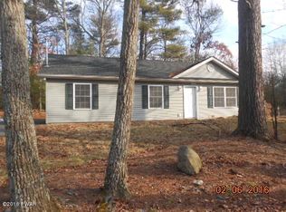 120 Dogwood Rd, Dingmans Ferry, PA 18328