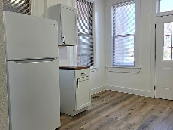 4th image of 3811 S 25th St APT A