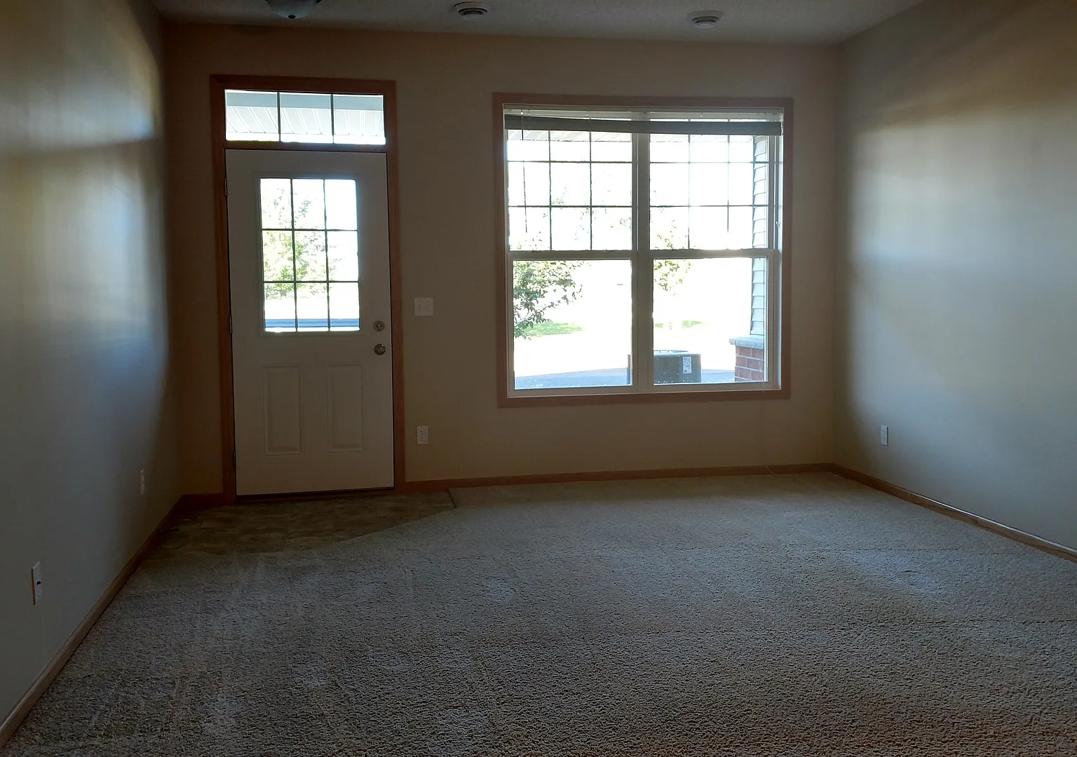 2 br plus den 3 bath townhome — Photo 3