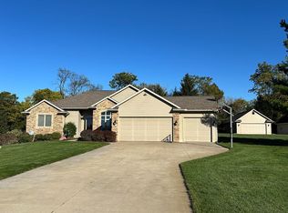 16115 Jeff Ct, Grand Ledge, MI 48837