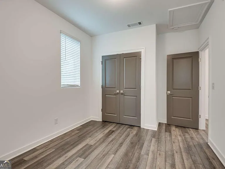 513 Burton Dr — Photo 26