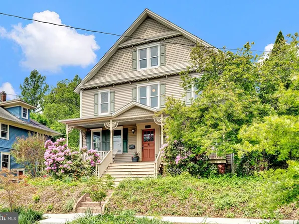 36 Hart Ave, Hopewell, NJ 08525