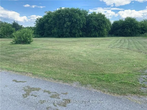 21890 Main St E, Champlain, ON K0B 1R0