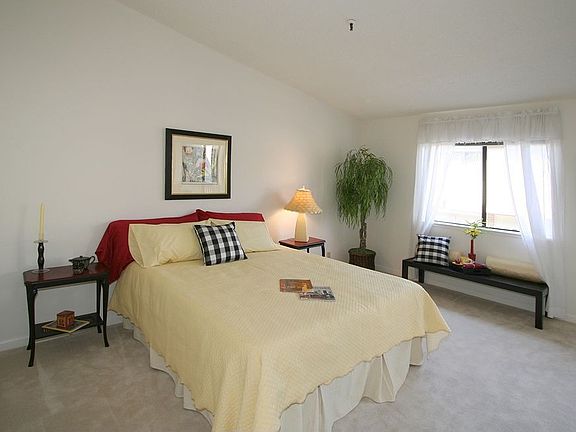 5th image of 49 Showers Dr APT G441