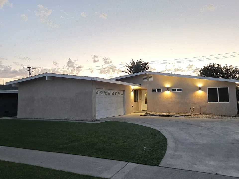 7451 Blackhawk Cir