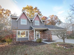 5215 Woodcreek Trl, Clarkston, MI 48346