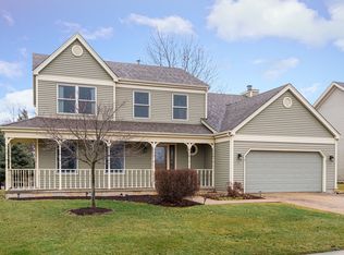 940 Foxpointe Dr, Sycamore, IL 60178