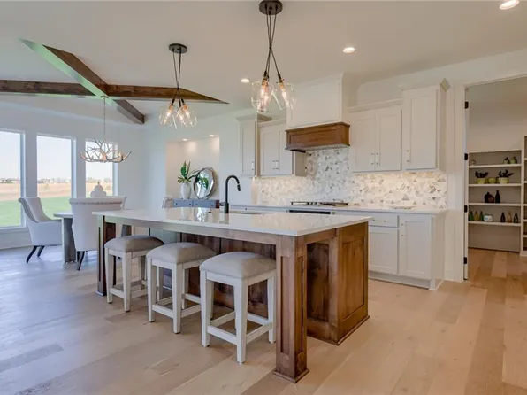 2420 W 179th St, Overland Park, KS 66085