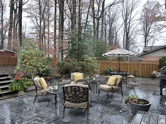 2nd image of 5100 Linette Ln