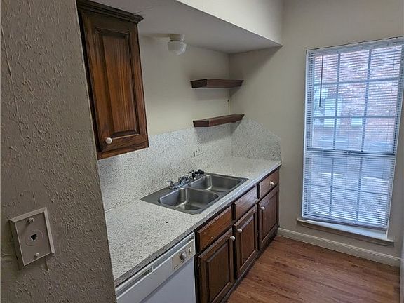 5th image of 400 Nagle St APT 505