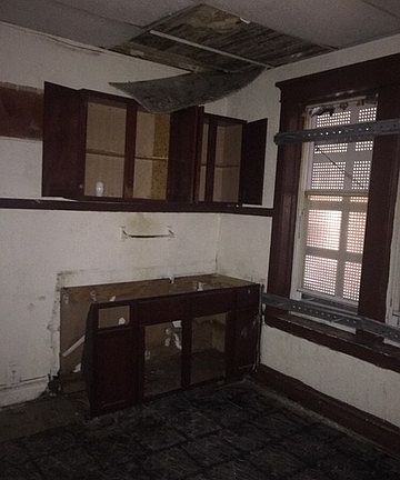 3rd image of 850 N Monticello Ave