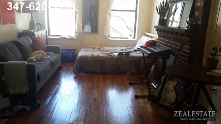 Rented by ZealEstate Group Inc | media 12