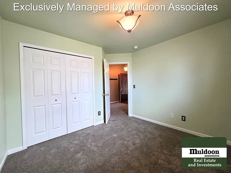 7599 Sailwind Dr — Photo 13