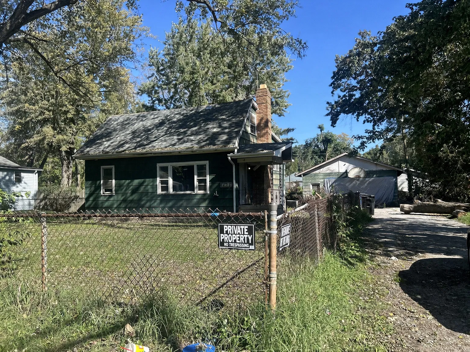 4 bed, 1276 sqft, $1,400 — Photo 1