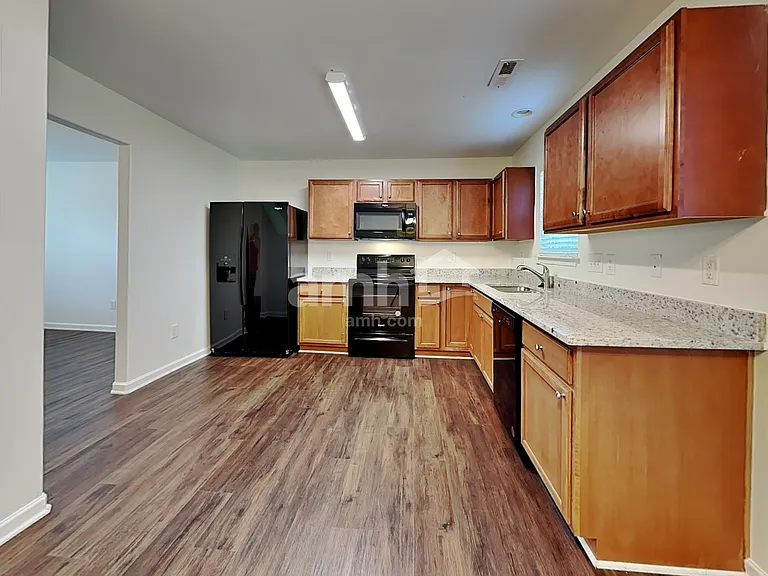 3022 Bushfield Dr — Photo 3