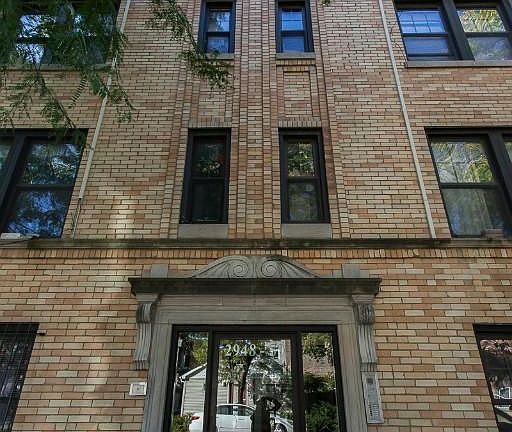 2nd image of 1101 W Wellington Ave #29482