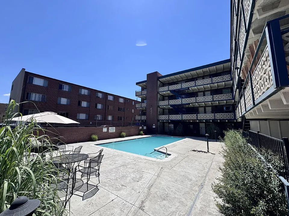 655 N Pearl St #206