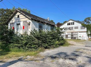 48 Old Quogue Rd, Riverhead, NY 11901