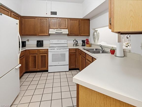 5th image of 1833 Courtyard WAY #E105