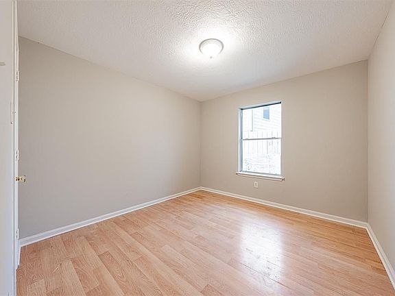 5th image of 9007 Walworth Dr