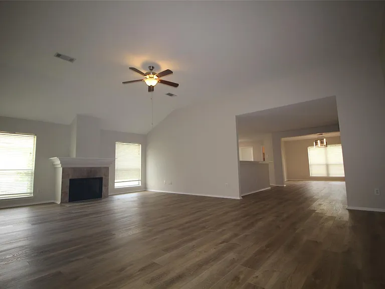 18122 Cypress Valley Ln — Photo 2