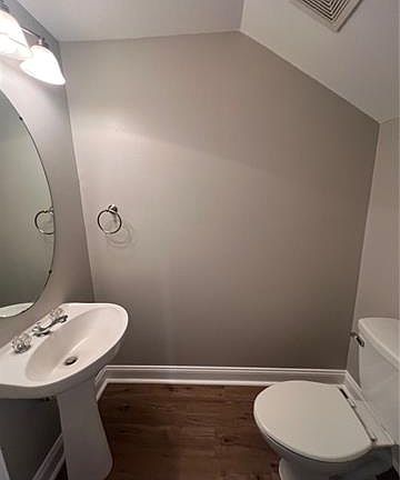 4th image of 590 Lotus Dr N APT 3