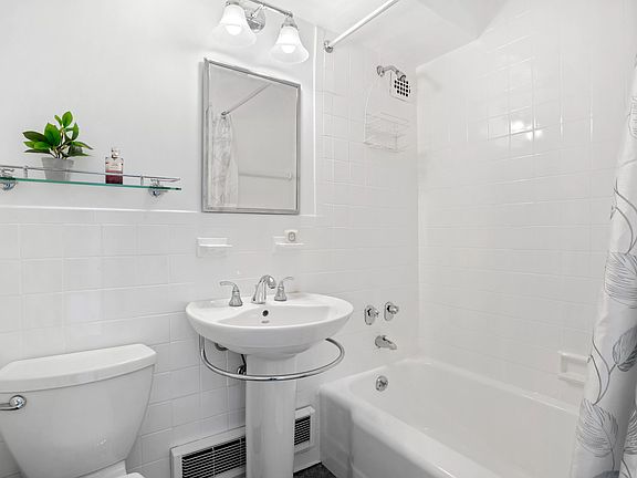 4th image of 3 Sheridan Sq APT 14C