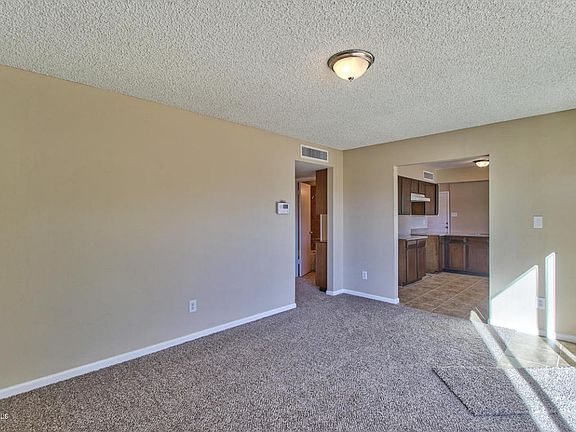 4th image of 2314 W Sunnyside Ave