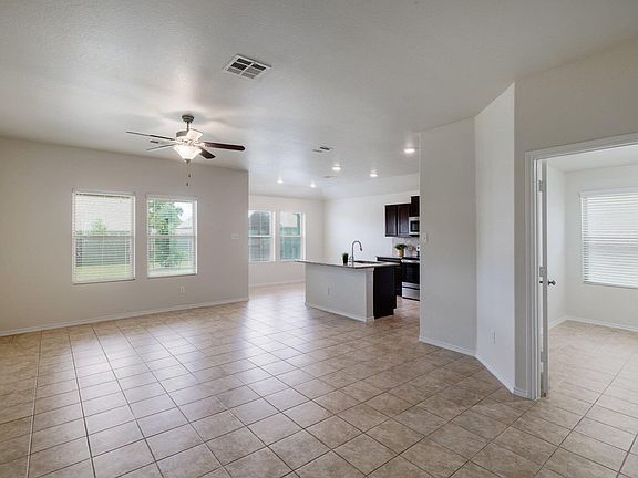 5th image of 824 Tabernash Dr