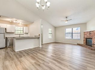 1426 Lakecrest St #1426, Grand Prairie, TX 75051