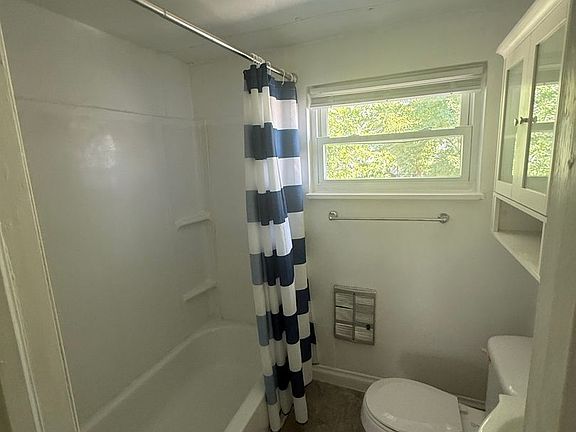 4th image of 208-210 10th Ave