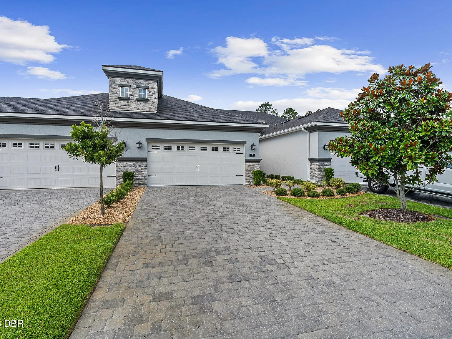 3 bed, 3.0 bath, 2137 sqft, $2,600 — Photo 3