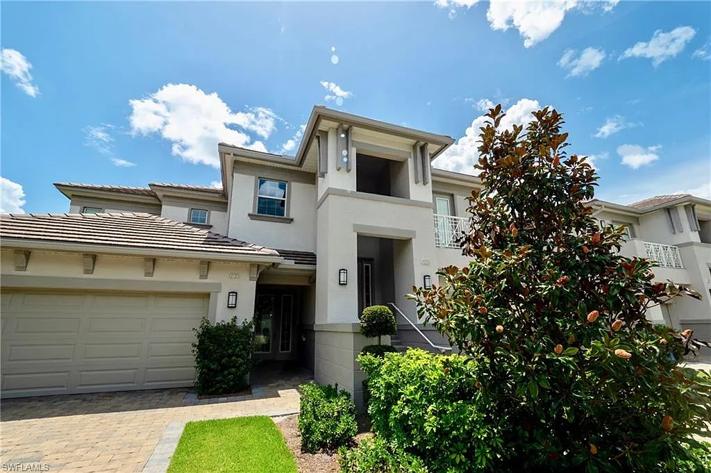 3 bed, 3.5 bath, 2600 sqft, $10,000 — Photo 3