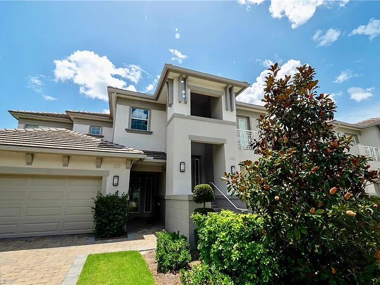 8008 Signature Club Cir — Photo 3