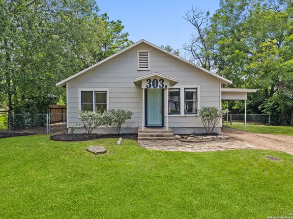 303 Avenue F, Johnson City, TX 78636