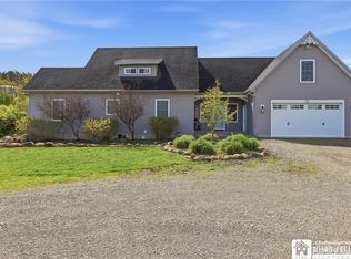 33 Diamond Dr, Frewsburg, NY 14738