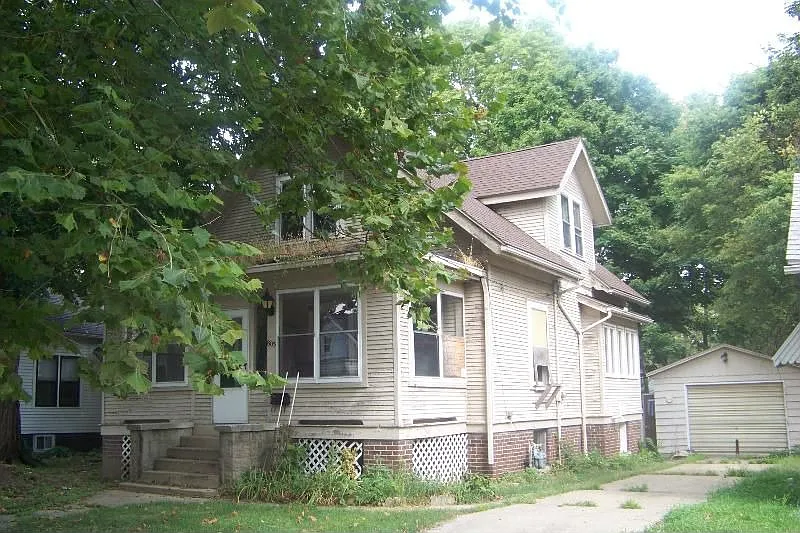 805 W Oakland Ave photo 1