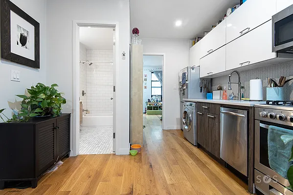 Rented by Brick&Mortar | media 31