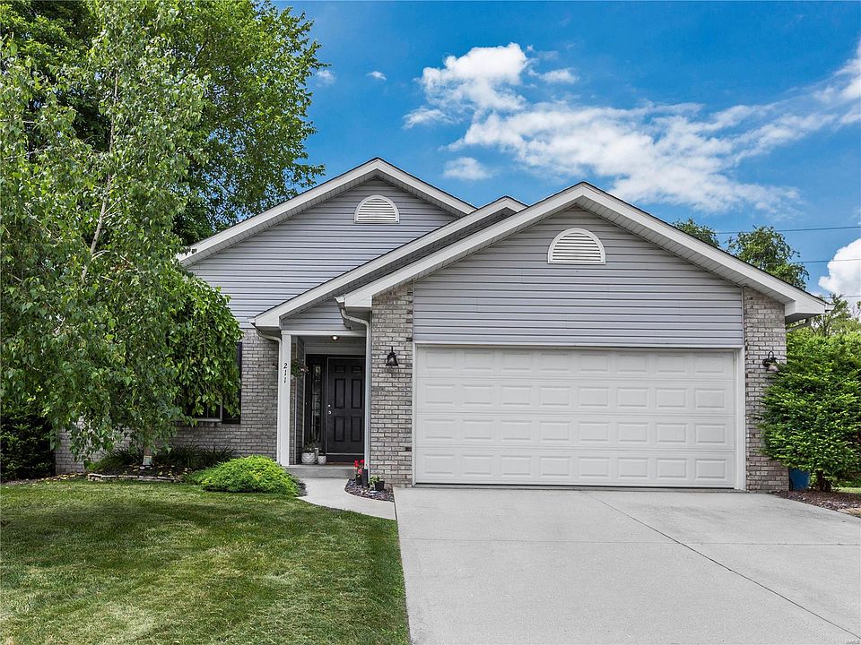 1st image of 211 Baywood Ct