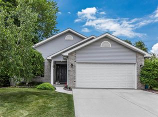 211 Baywood Ct, Glen Carbon, IL
