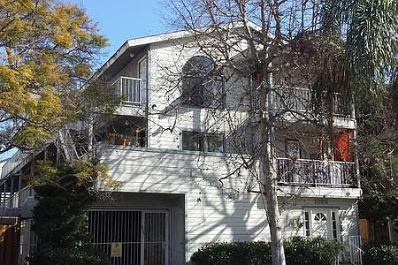 1st image of 1026 Roswell Ave