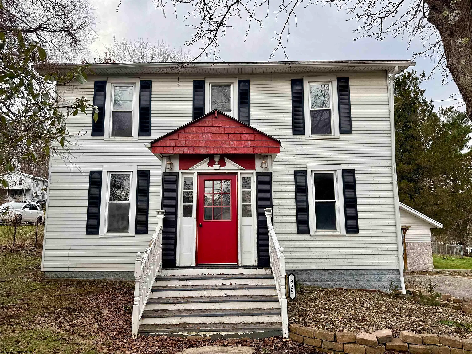 325 Morgantown St photo 1